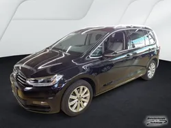 Deep black perleffekt Gebraucht 2024 VW Touran Highline Van / Kleinbus | 37.680 € (Etwas zu teuer)