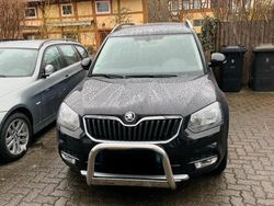Schwarz Gebraucht 2016 Skoda Yeti Joy SUV | 12.400 € (Fairer Preis)