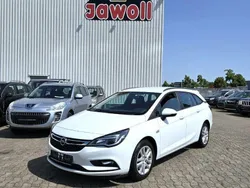 Weiß Gebraucht 2017 Opel Astra Edition Kombi | 4.900 € (Fairer Preis)