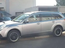 Silber Gebraucht 2015 Subaru Outback SUV | 7.999 € (Guter Preis)