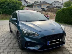 Blau Gebraucht 2019 Ford Focus ST-Line Limousine | 14.800 € (Fairer Preis)