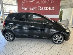 Midnight black Gebraucht 2015 Kia Picanto 2 Kleinwagen | 9.450 € (Etwas zu teuer)