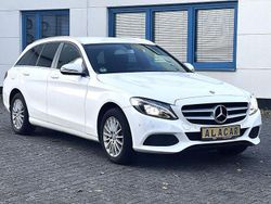 Weiß Gebraucht 2015 Mercedes C180 Kombi | 8.500 €