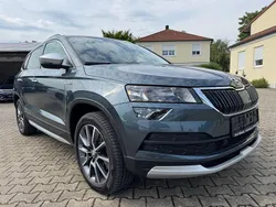 Grau Gebraucht 2019 Skoda Karoq Scout 4x4 SUV | 23.990 € (Etwas zu teuer)