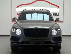 Grau Gebraucht 2017 Bentley Bentayga SUV | 92.199 € (Superpreis)