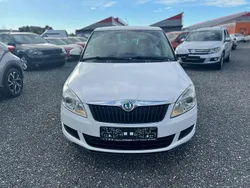 Weiß Gebraucht 2013 Skoda Fabia Family Limousine | 3.500 € (Fairer Preis)