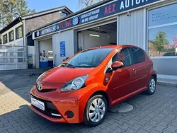 Orange Gebraucht 2012 Toyota Aygo Connect Style Kleinwagen | 4.950 € (Fairer Preis)