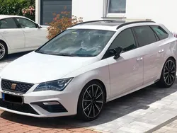 Weiß Gebraucht 2020 Cupra Leon Kombi | 28.800 € (Etwas zu teuer)
