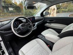 Weiß Gebraucht 2023 Fiat 500e La Prima Limousine | 19.990 € (Guter Preis)