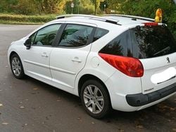 Weiß Gebraucht 2008 Peugeot 207 Kombi | 1.250 € (Superpreis)