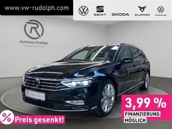 Deep black perleffekt (metallic) Gebraucht 2022 VW Passat R-line Kombi | 33.979 € (Teuer)