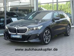 Sophistograu Gebraucht 2024 BMW 520 Performance Kombi | 53.400 € (Fairer Preis)