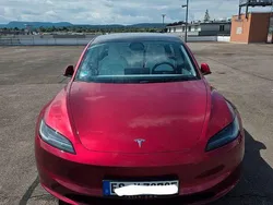 Rot Gebraucht 2024 Tesla Model 3 Limousine | 44.000 €