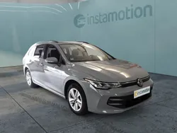 Grau Gebraucht 2024 VW Golf VIII Life Kombi | 31.100 € (Etwas zu teuer)