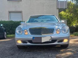 Grau Gebraucht 2005 Mercedes E220 Limousine | 4.250 € (Fairer Preis)