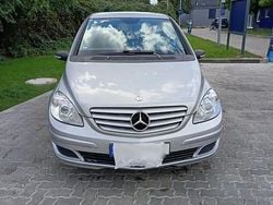 Grau Gebraucht 2008 Mercedes B180 Van / Kleinbus | 4.200 € (Guter Preis)