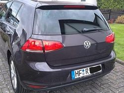 Grau Gebraucht 2015 VW Golf VII LOUNGE Limousine | 12.750 € (Etwas zu teuer)