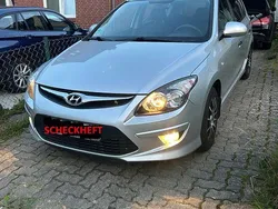 Silber Gebraucht 2012 Hyundai i30 Edition Kombi | 4.250 € (Etwas zu teuer)