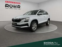 Moonweiss metallic Gebraucht 2024 Skoda Karoq Selection SUV | 29.060 € (Superpreis)