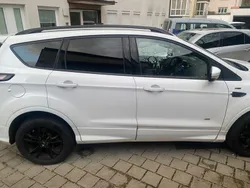 Weiß Gebraucht 2017 Ford Kuga ST-Line SUV | 15.700 € (Fairer Preis)
