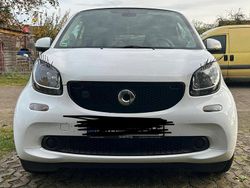 Weiß Gebraucht 2018 Smart ForTwo Electric Drive Coupé | 6.990 €