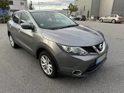 Grau Gebraucht 2016 Nissan Qashqai Acenta SUV | 7.990 € (Superpreis)