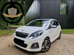 Weiß Gebraucht 2020 Peugeot 108 Top! Collection Kleinwagen | 10.950 € (Fairer Preis)