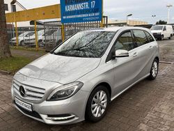 Silber Gebraucht 2014 Mercedes B180 Van / Kleinbus | 9.249 € (Fairer Preis)