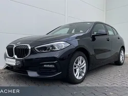 Saphirschwarz metallic Gebraucht 2023 BMW 118 Sport Line Kleinwagen | 25.799 € (Fairer Preis)