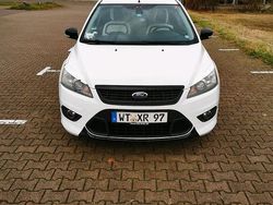 Weiß Gebraucht 2009 Ford Focus Limousine | 1.500 € (Fairer Preis)