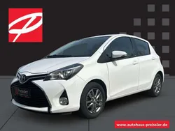 Weiß Gebraucht 2016 Toyota Yaris Edition-S Limousine | 11.694 € (Fairer Preis)