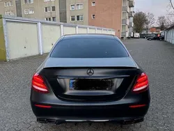 Schwarz Gebraucht 2018 Mercedes E250 Limousine | 32.999 €