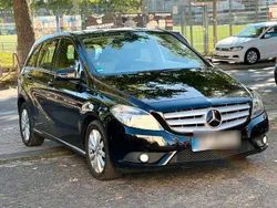 Schwarz Gebraucht 2013 Mercedes B180 Van / Kleinbus | 6.290 €