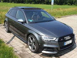 Grau Gebraucht 2017 Audi S3 Ambiente Limousine | 28.000 €