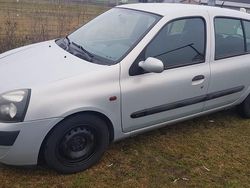 Grau Gebraucht 2002 Renault Clio II Kleinwagen | 700 € (Guter Preis)