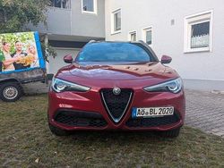 Rot Gebraucht 2018 Alfa Romeo Stelvio Tech Edition SUV | 27.100 €