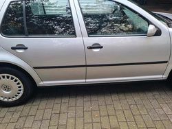 Silber Gebraucht 2002 VW Golf IV Kleinwagen | 1.800 € (Fairer Preis)
