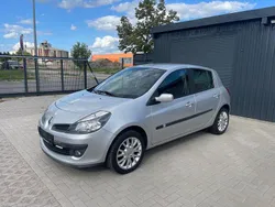 Silber Gebraucht 2005 Renault Clio II Dynamique Limousine | 3.000 € (Fairer Preis)