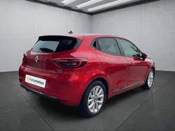 Rot Gebraucht 2021 Renault Clio V Kleinwagen | 15.399 € (Guter Preis)