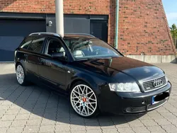 Schwarz Gebraucht 2003 Audi A4 S-Line Kombi | 4.000 € (Fairer Preis)