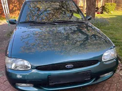 Grün Gebraucht 1998 Ford Escort Coupé | 3.900 € (Teuer)