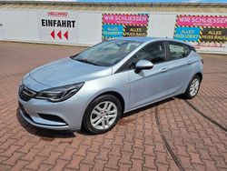 Blau Gebraucht 2015 Opel Astra Edition Limousine | 7.800 € (Fairer Preis)