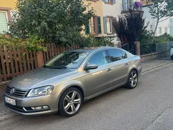 Grau Gebraucht 2014 VW Passat R-line Limousine | 8.800 € (Teuer)