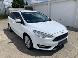 Weiß Gebraucht 2017 Ford Focus Kombi | 5.899 € (Etwas zu teuer)