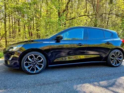 Schwarz Gebraucht 2020 Ford Focus Cool & Connect Limousine | 13.750 € (Guter Preis)