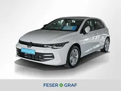Pure white Gebraucht 2024 VW Golf VIII Life Limousine | 22.907 € (Guter Preis)