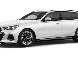 Weiß Gebraucht 2025 BMW 540 Comfort Edition Kombi | 65.229 € (Guter Preis)