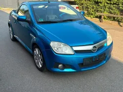 Blau Gebraucht 2005 Opel Tigra Cabrio | 2.150 € (Guter Preis)