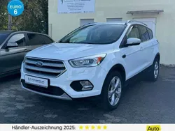 Weiß Gebraucht 2017 Ford Kuga Titanium SUV | 12.750 € (Fairer Preis)