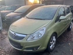 Grün Gebraucht 2007 Opel Corsa Edition Limousine | 950 € (Guter Preis)